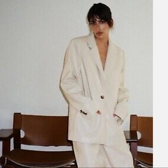 creme color faux leather blazer Zara - Picture 2 of 6